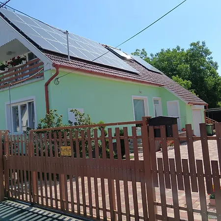 Ferienhaus Margo Vendeghazak *